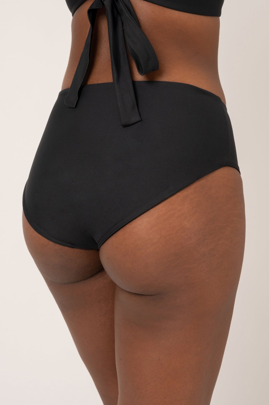 Women R2W BIKINI BOTTOMS | Black Performance - Full Coverage Brief Bikini Bottoms