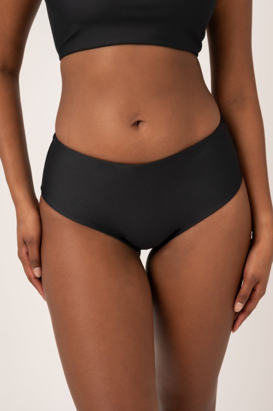 Women R2W BIKINI BOTTOMS | Black Performance - Full Coverage Brief Bikini Bottoms