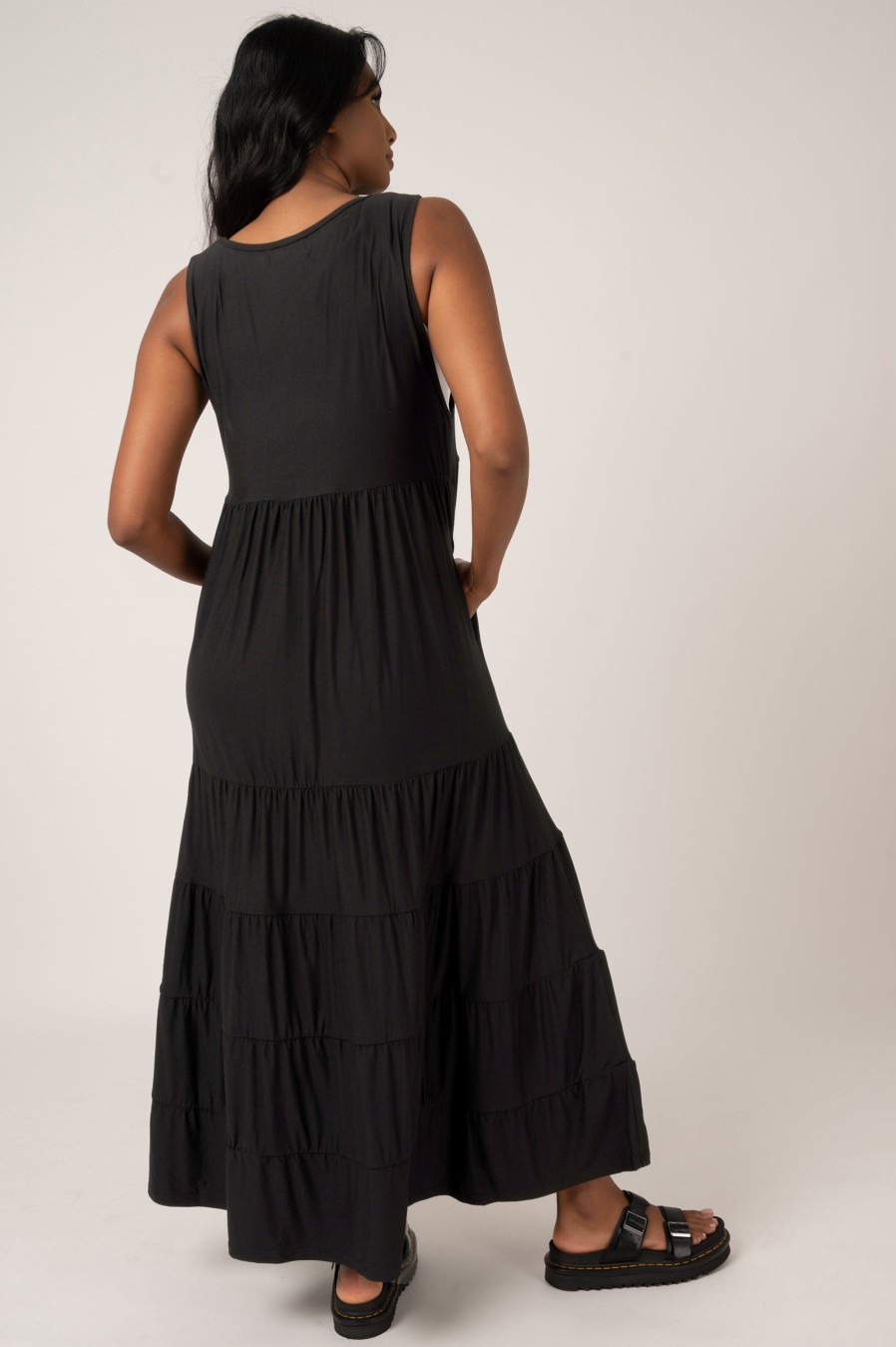 Women R2W DRESS | Black Slinky To Touch - Sleeveless Baby Doll Tiered V Neck Maxi Dress