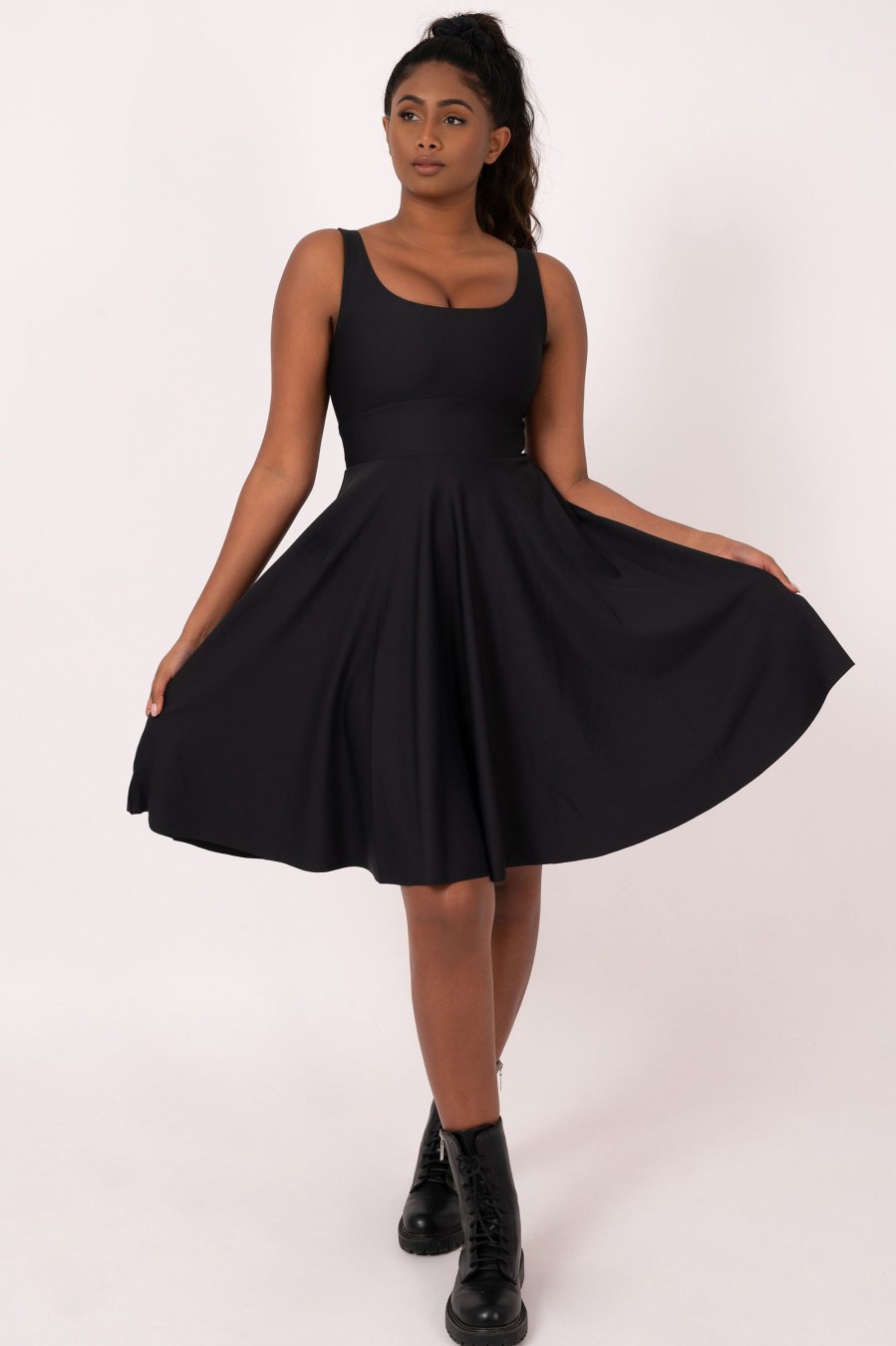 Women R2W DRESS | Black Performance - Scoop Neck Comfort Crop Midi Dress