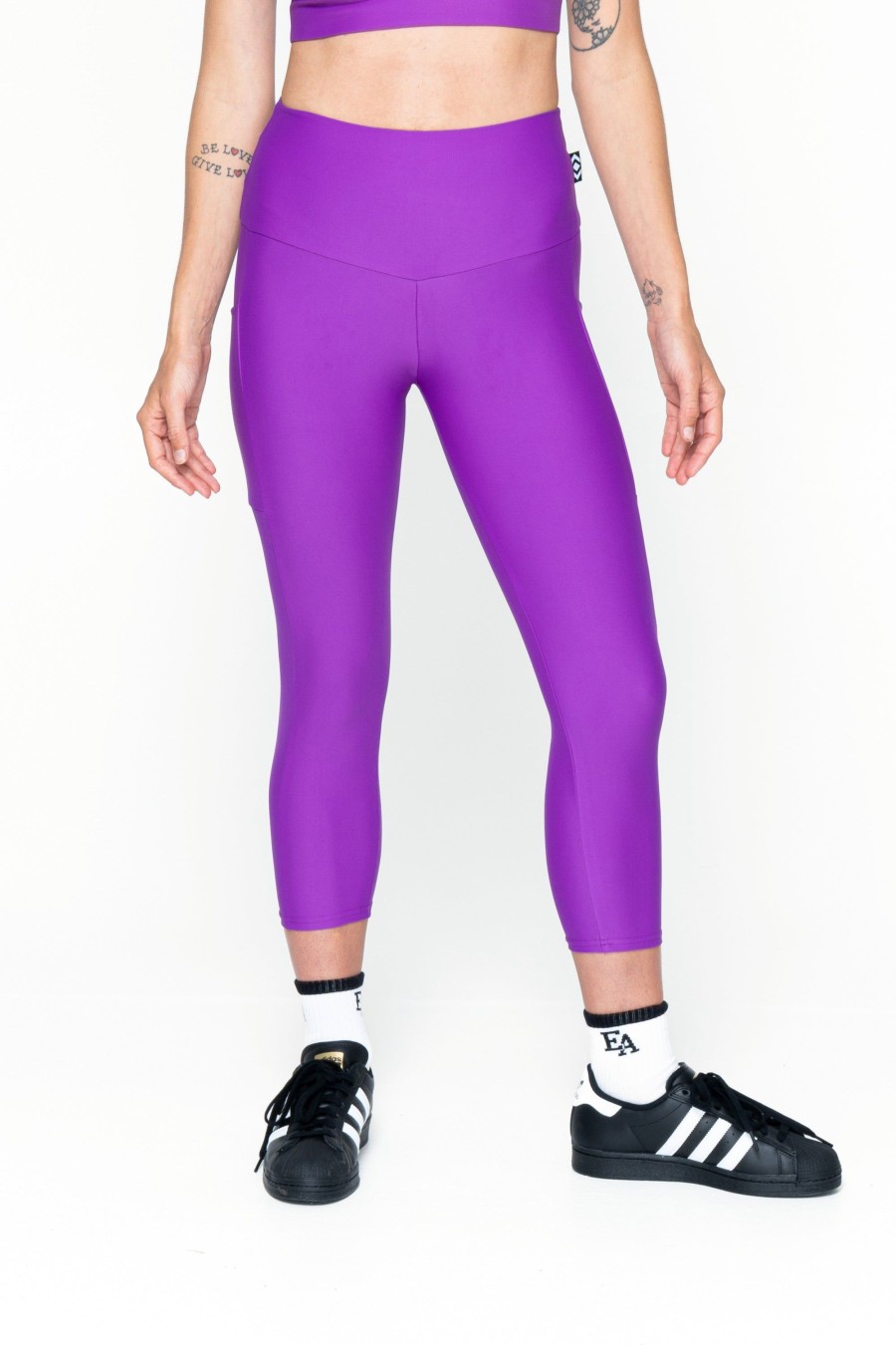 Women R2W CAPRI | Purple Performance - Panel Pocket High Waisted Capri Leggings