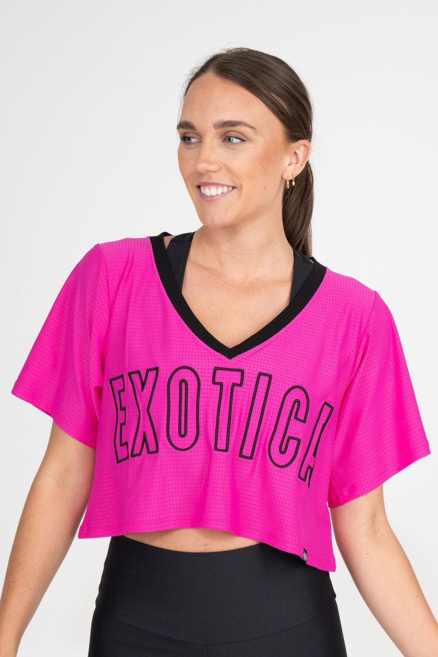 Women R2W BOYFRIEND TEE CROPPED | Pink Bball Mesh - V Neck Exotica Black Embroidered Cropped Boyfriend Tee