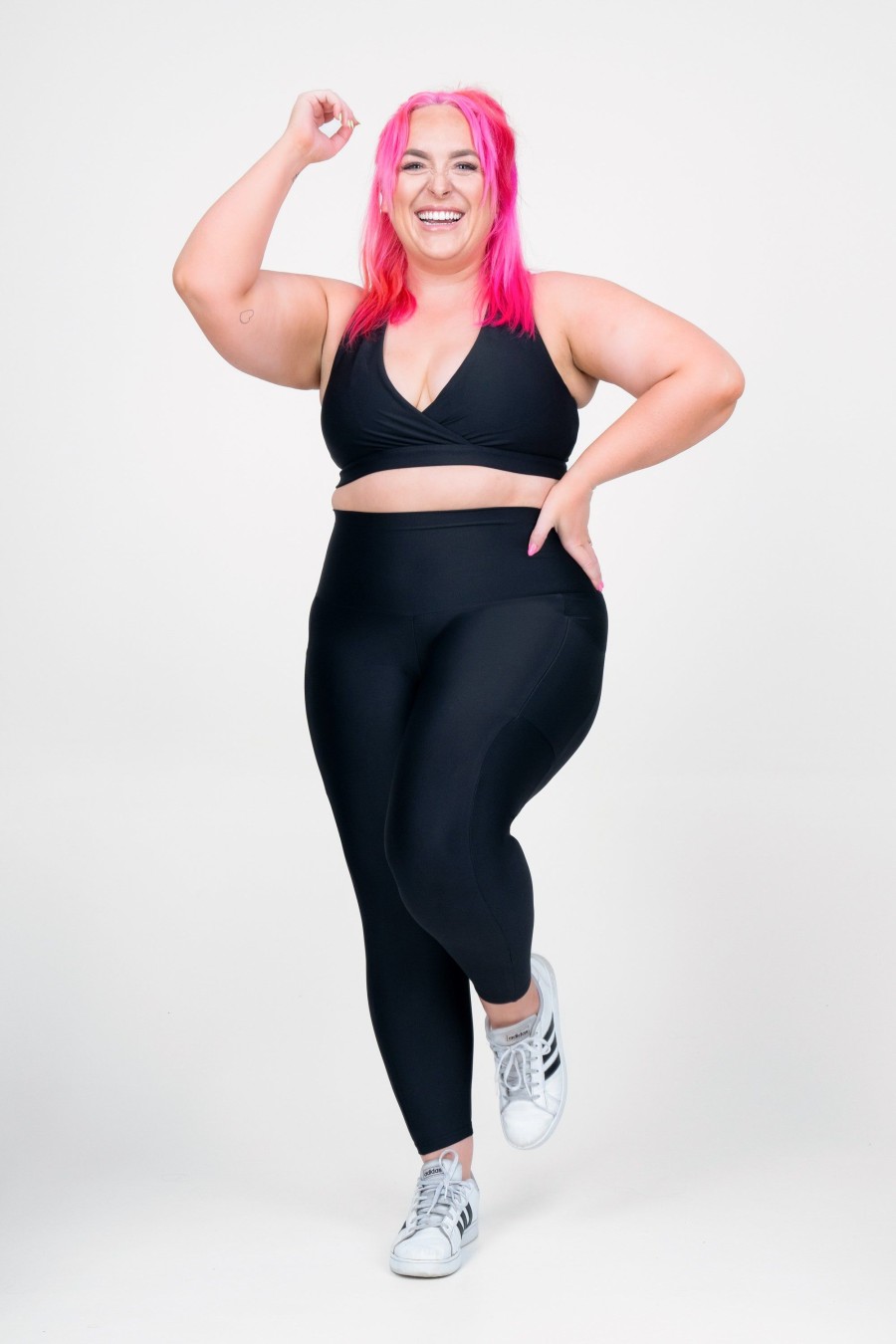 Women R2W 7/8 | Black Performance - Panel Pocket High Waisted 7/8 Leggings