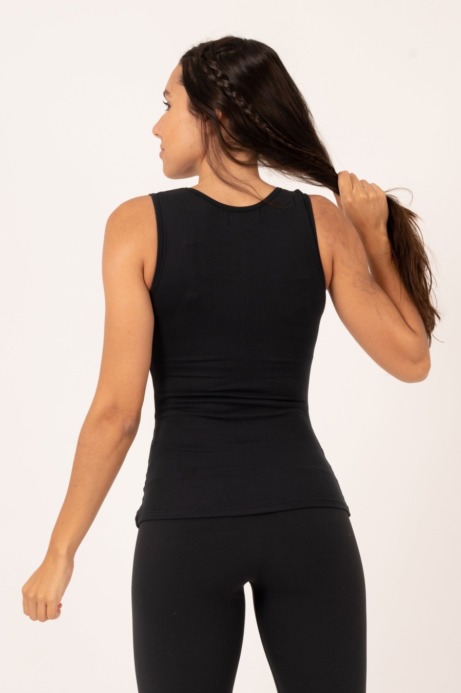 Women R2W FITTED TANK | Black Soft To Touch - Fitted Tank