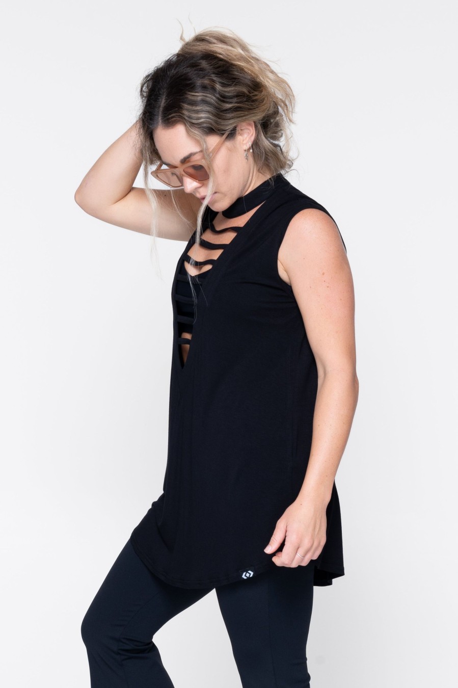 Women R2W BOYFRIEND TEE SLEEVELESS | Black Slinky To Touch - Ladder V Front Sleeveless Boyfriend Tee