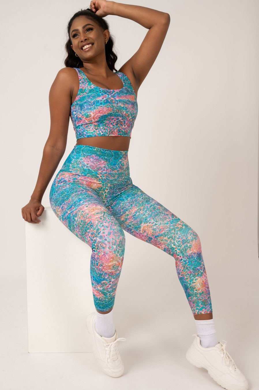 Women R2W 7/8 | Mandala Rainbow Performance - High Waisted 7/8 Leggings