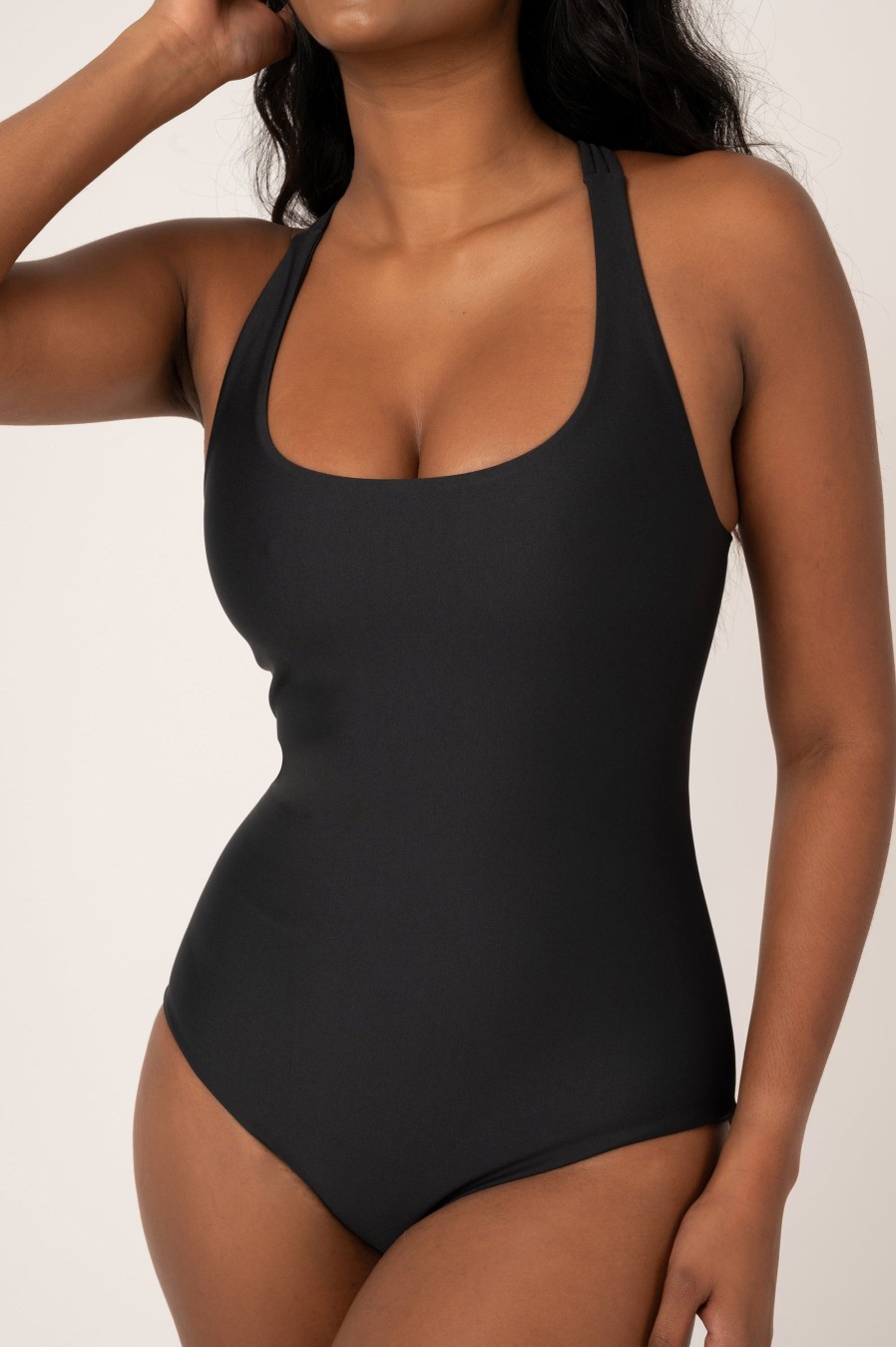 Women R2W SWIM ONE PIECE | Black Performance - Cross Over One Piece W/ Extra Coverage Bottoms