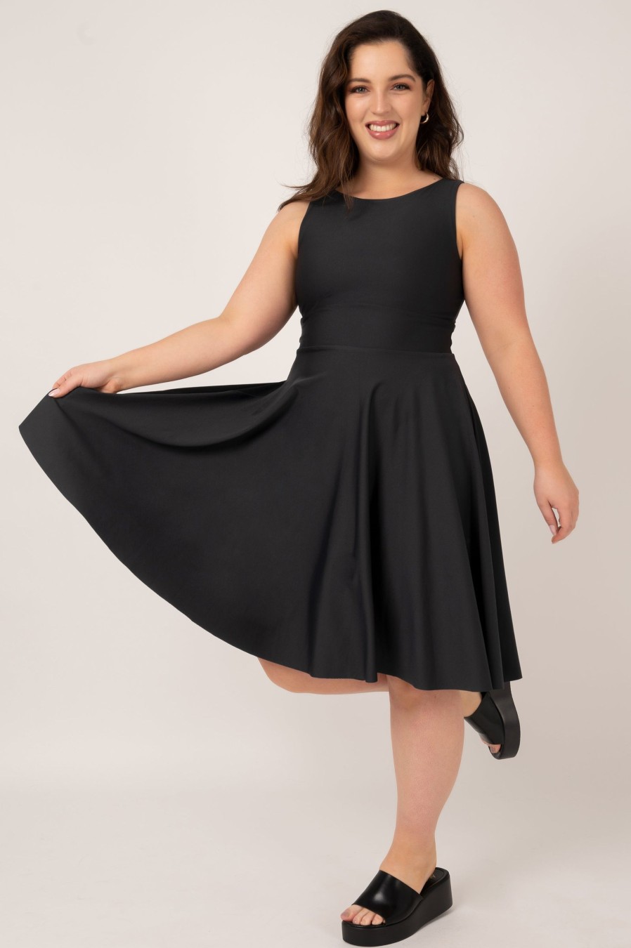 Women R2W DRESS | Black Performance - Reversible Comfort Crop Midi Dress