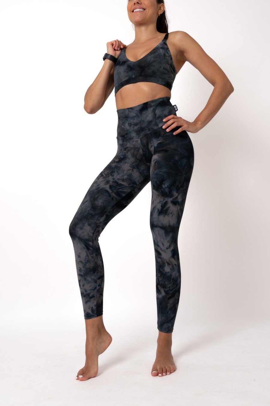 Women R2W 7/8 | Dark And Moody Tie Dye Body Contouring - High Waisted 7/8 Leggings