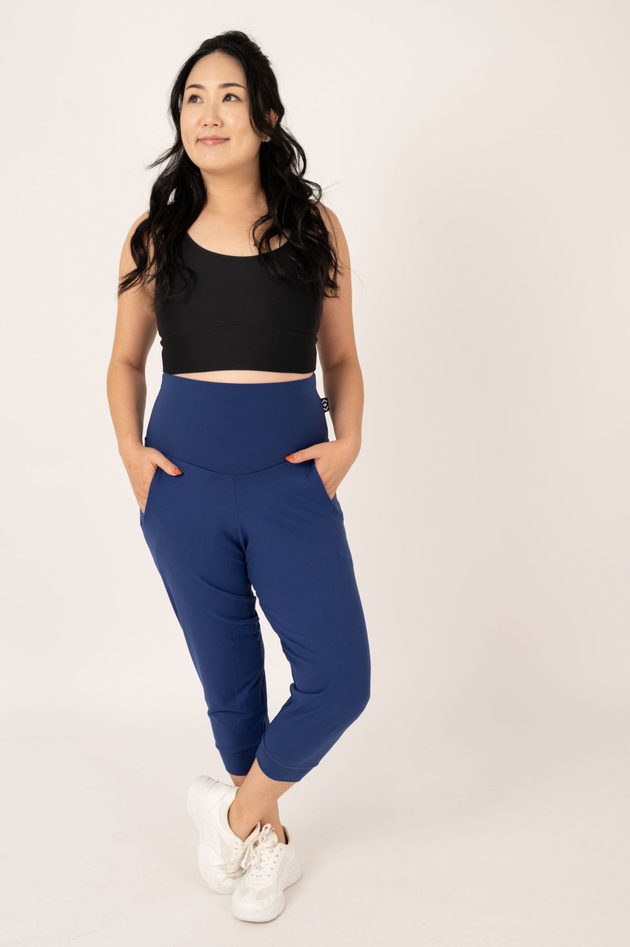 Women R2W JOGGERS 3/4 | Navy Soft To Touch - Jogger Capris W/ Pockets