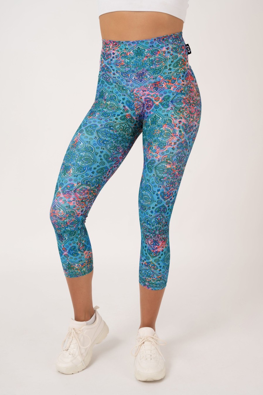 Women R2W CAPRI | Mandala Rainbow Performance - High Waisted Capri Leggings