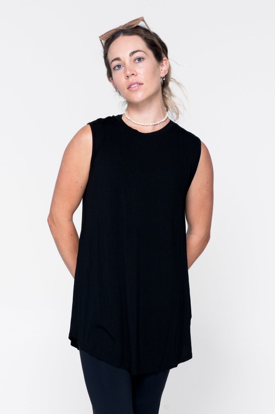 Women R2W BOYFRIEND TEE SLEEVELESS | Black Slinky To Touch - Mesh V Back Sleeveless Boyfriend Tee