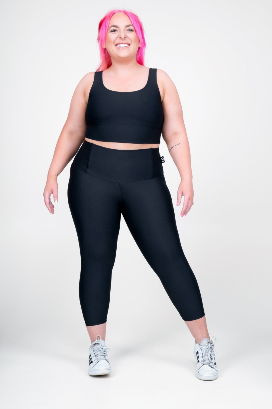 Women R2W CAPRI | Black Performance - Double Tummy Control High Waisted Capri Leggings