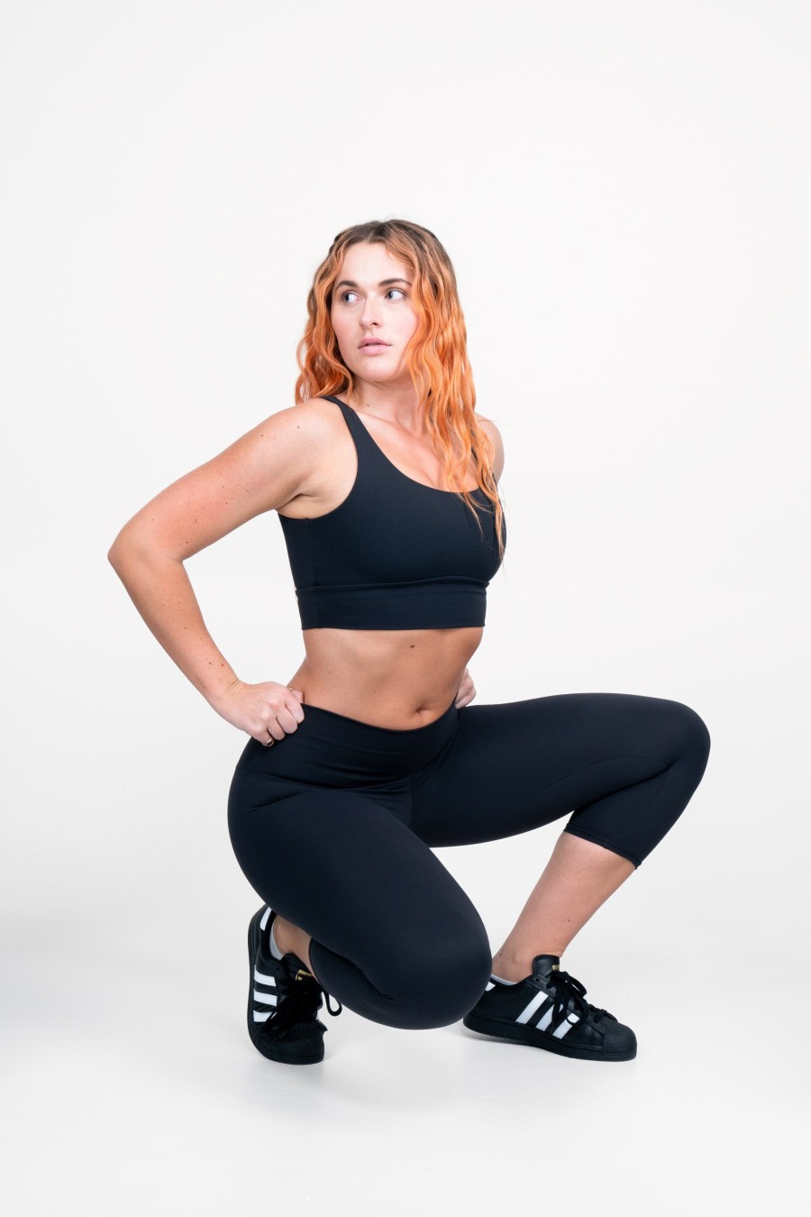 Women R2W CAPRI | Black Body Contouring - High Waisted Capri Leggings