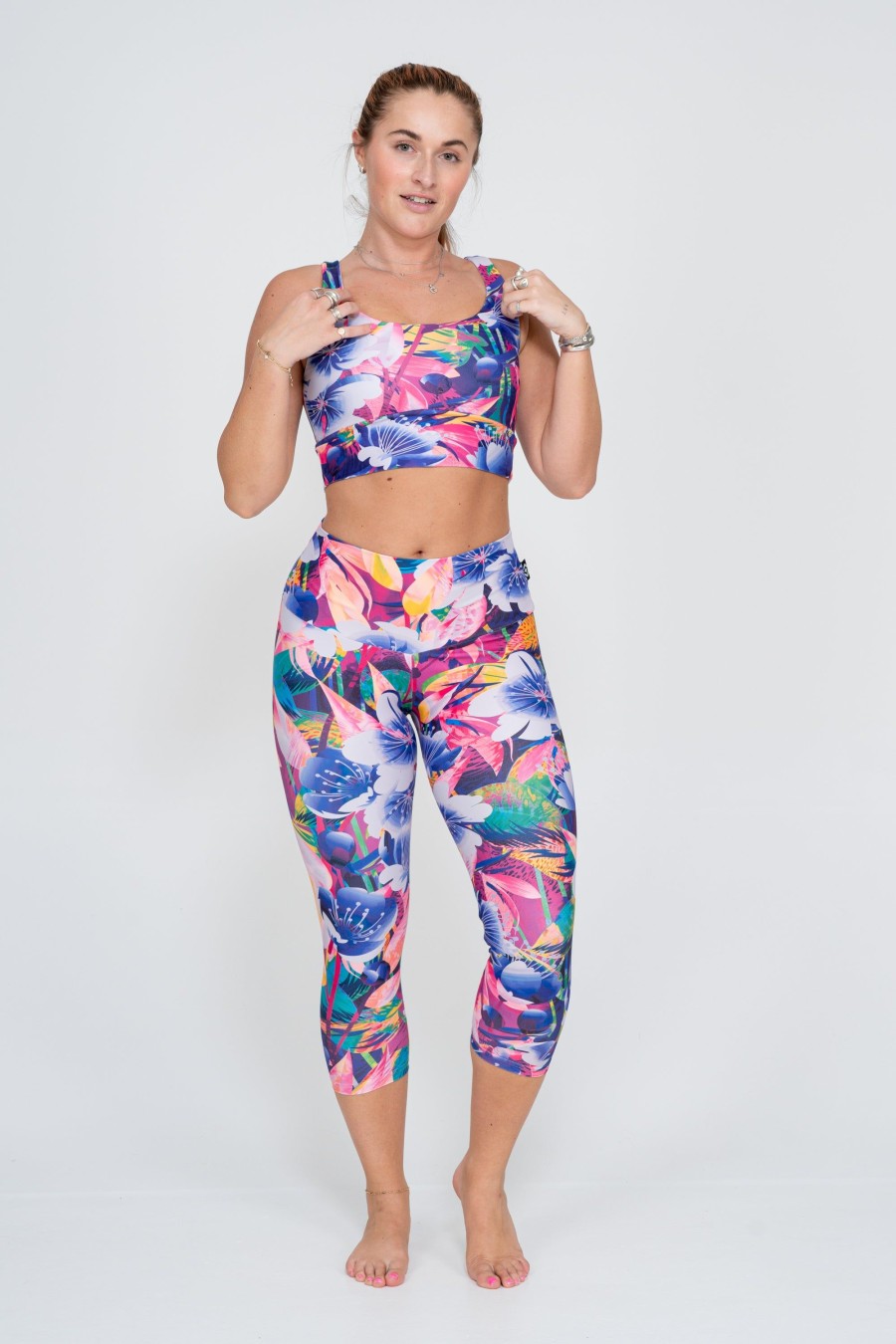 Women R2W CAPRI | Down The Garden Path Performance - High Waisted Capri Leggings