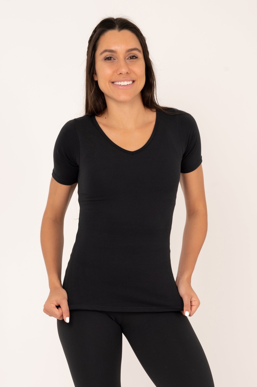 Women R2W FITTED TEE | Black Soft To Touch - Fitted V Neck Tee