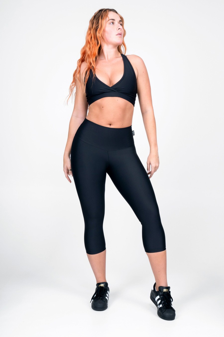 Women R2W CAPRI | Black Performance - High Waisted Capri Leggings